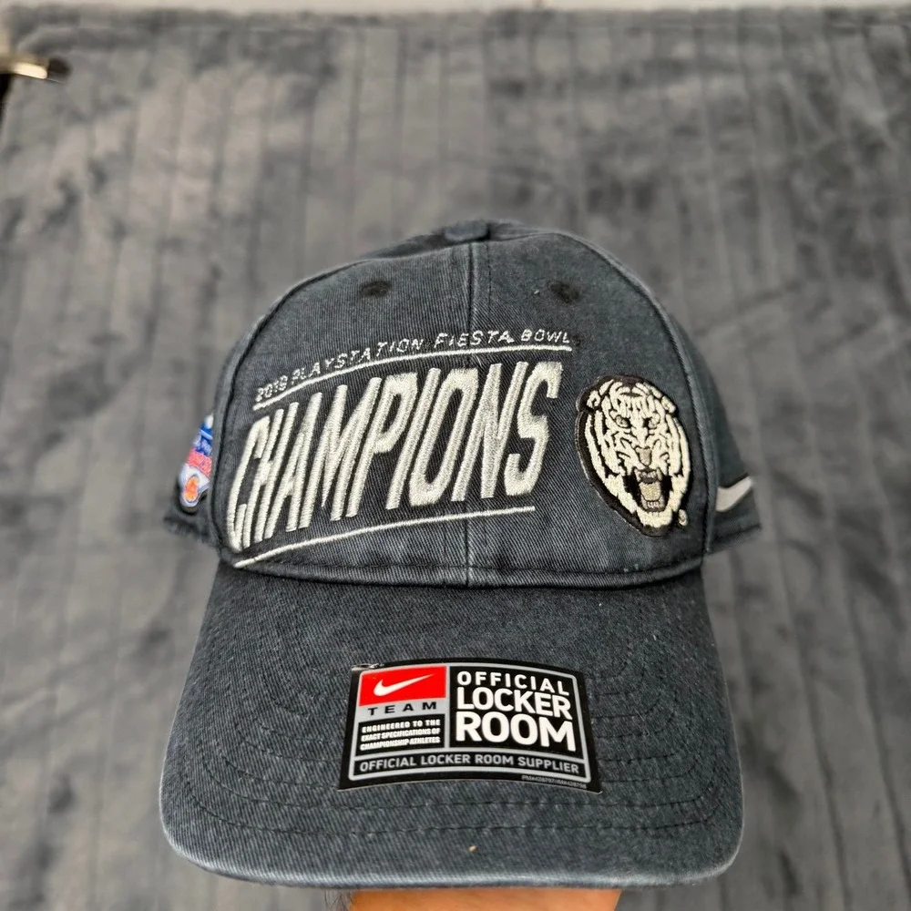 Nike 2019 PlayStation Fiesta Bowl Champions Hat LSU Tigers Washed Black Cap OSFM